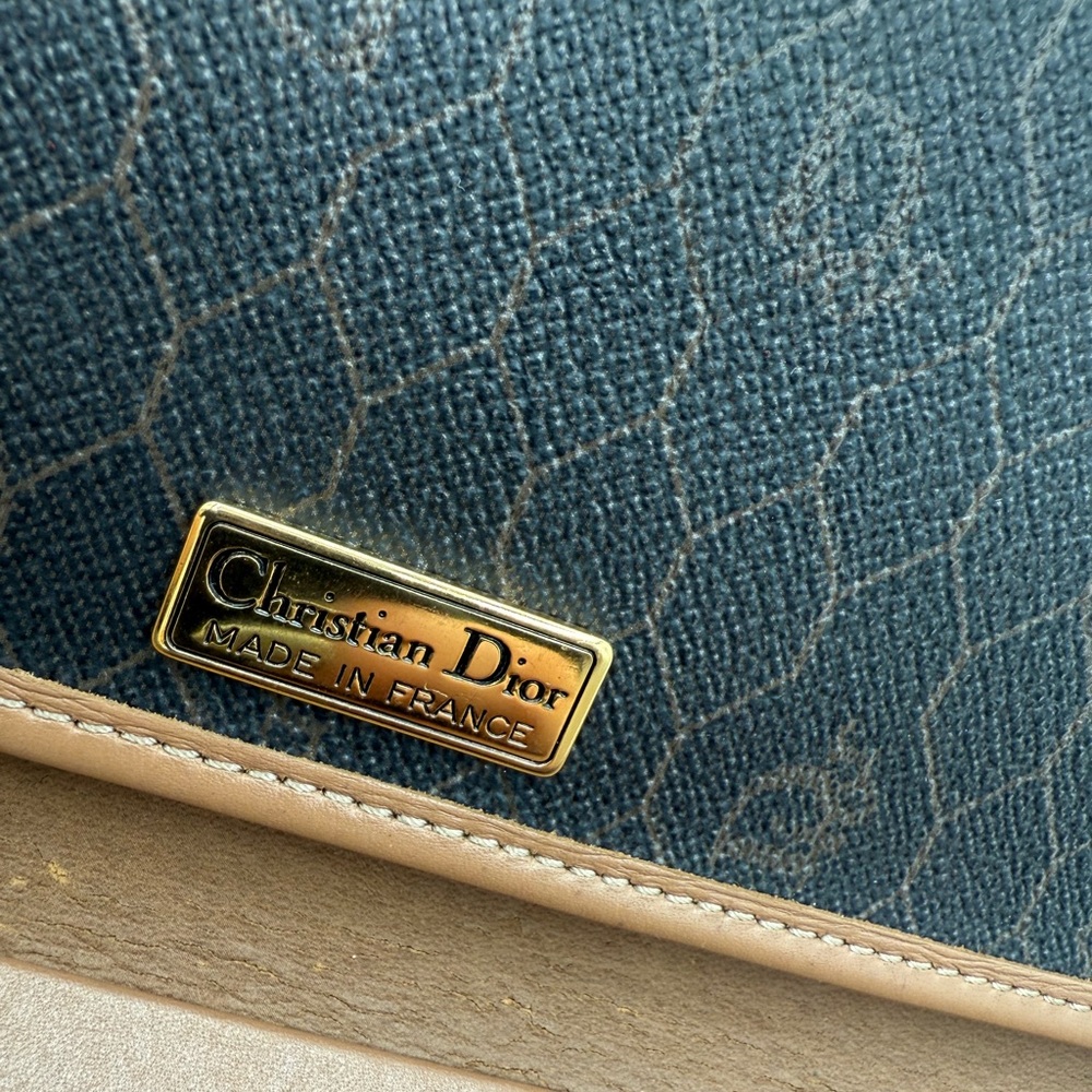 Christian Dior vintage honeycomb shoulder bag…🔥🔥 - Picture 8 of 15